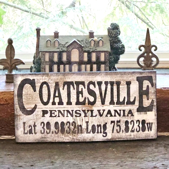COATESVILLE, PA RUSTIC WOOD TOWN SIGN - Picture 1 of 4